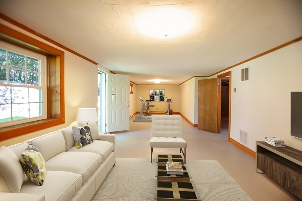 11 Trinity Court Wellesley, MA 02481 - Photo 19 of 24 Gallery Image 19
