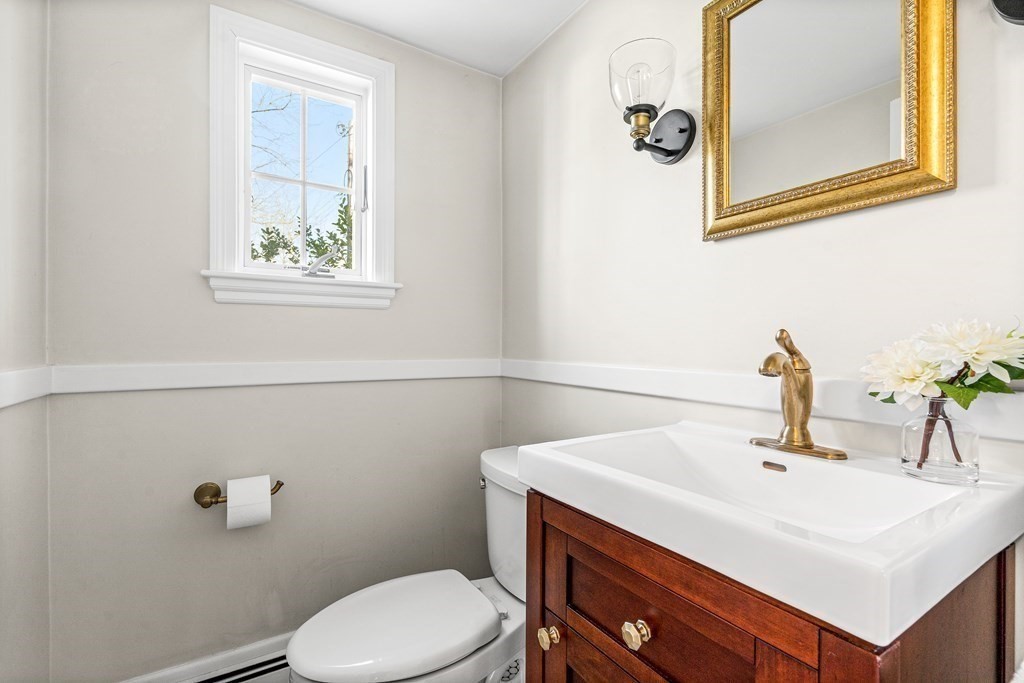 11 Trinity Court Wellesley, MA 02481 - Photo 9 of 24 Gallery Image 9