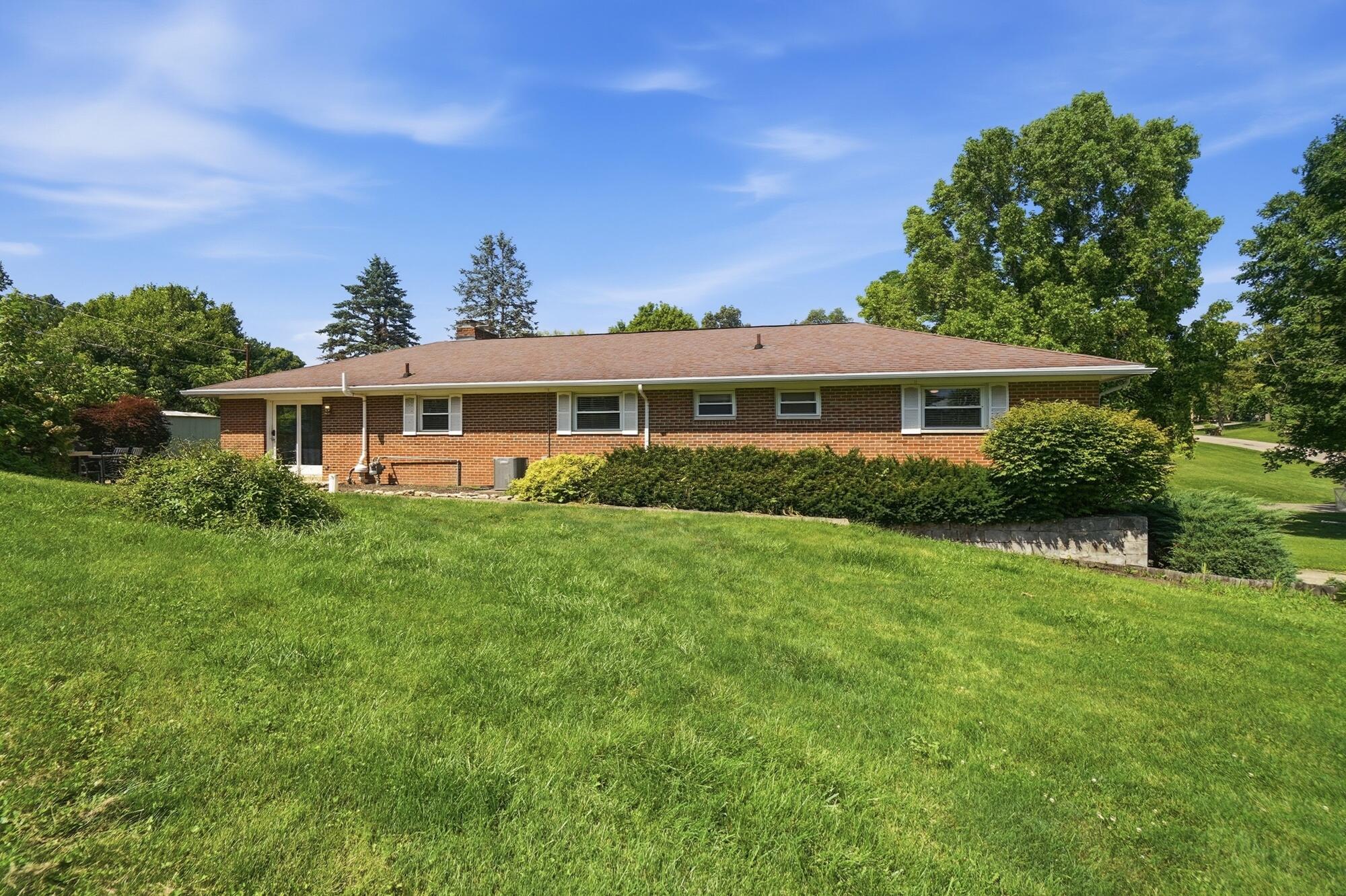 1858 Devon Drive Springfield, OH 45503 - Photo 48 of 55 050