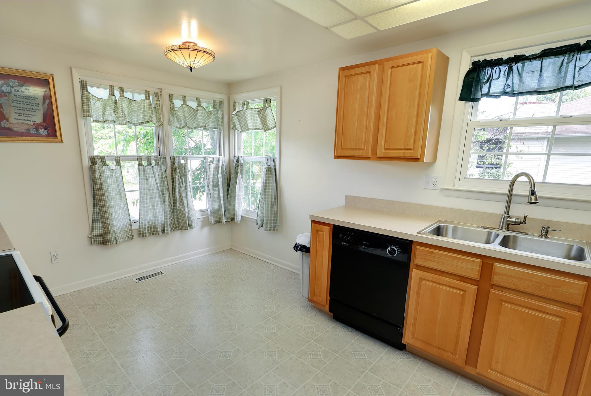 12057 Pierce Road Waldorf, MD 20601 - Photo 5 of 30 Kitchen