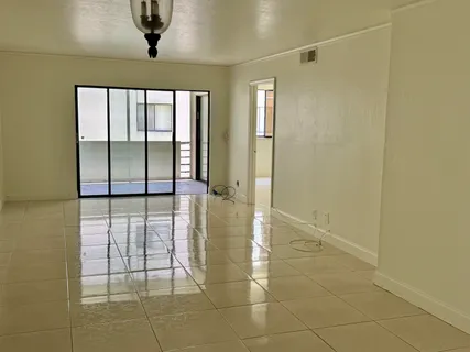 $229,000 | 5981 Vía Vermilya, Unit 208, Lantana, FL 33462