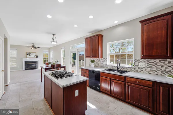 $900,000 | 25407 Vacation Place, Aldie, VA 20105