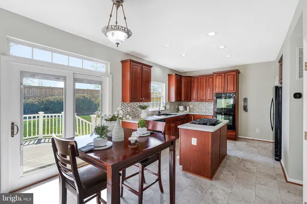 $900,000 | 25407 Vacation Place, Aldie, VA 20105