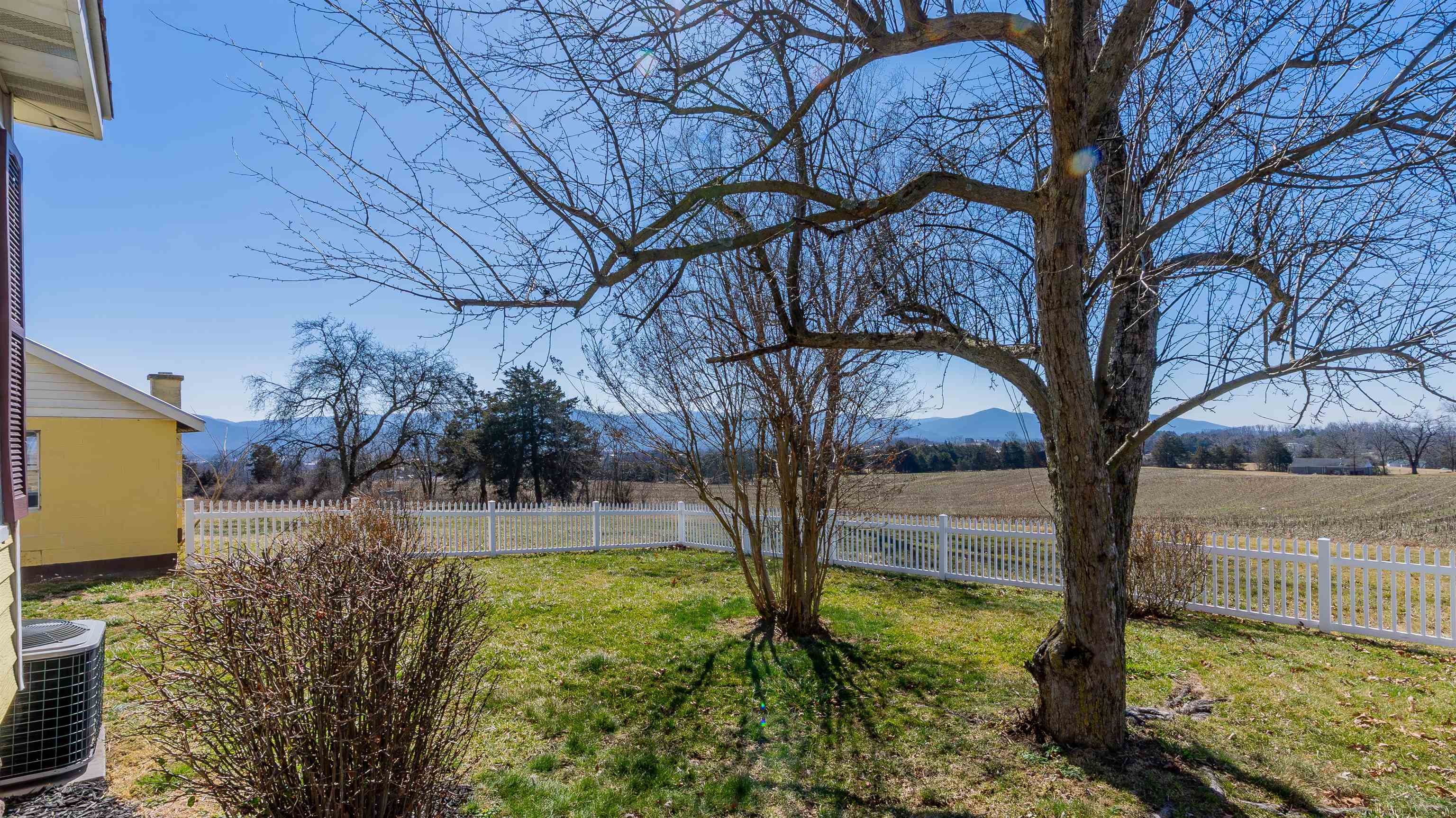 436 East Point Road Elkton, VA 22827 - Photo 6 of 55 Gallery Image 6