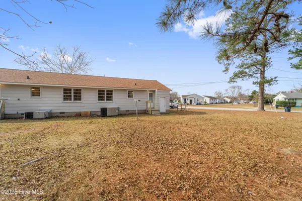$945 | 2272 Onslow Drive, Jacksonville, NC 28540