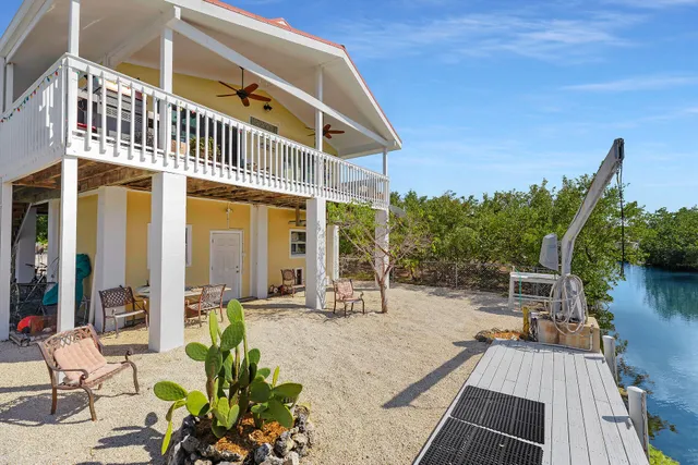 $880,000 | 3686 Gulfstream Street, Big Pine Key, FL 33043