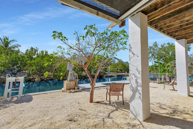 $880,000 | 3686 Gulfstream Street, Big Pine Key, FL 33043