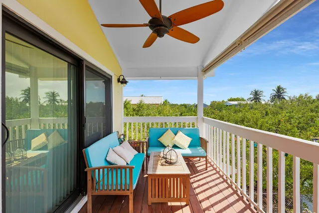 $880,000 | 3686 Gulfstream Street, Big Pine Key, FL 33043