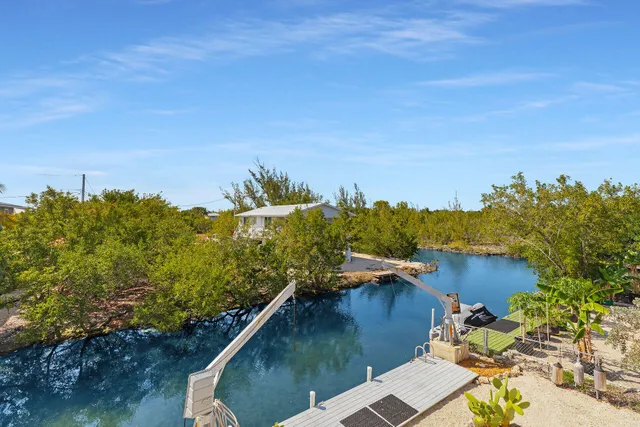 $880,000 | 3686 Gulfstream Street, Big Pine Key, FL 33043