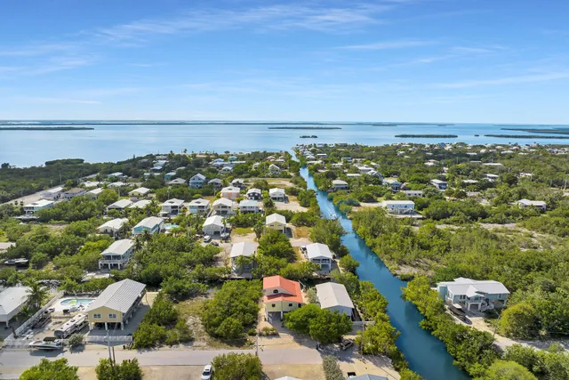 $880,000 | 3686 Gulfstream Street, Big Pine Key, FL 33043