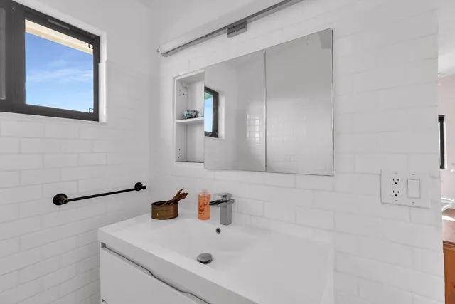 $880,000 | 3686 Gulfstream Street, Big Pine Key, FL 33043