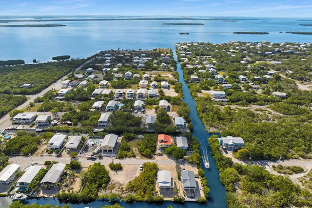 $880,000 | 3686 Gulfstream Street, Big Pine Key, FL 33043