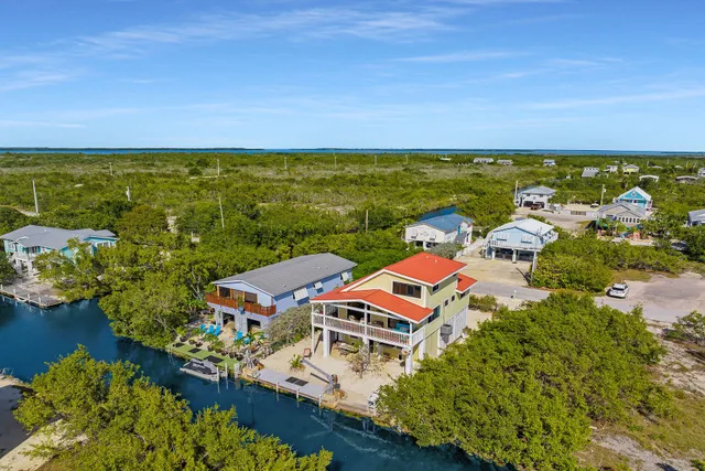 $880,000 | 3686 Gulfstream Street, Big Pine Key, FL 33043