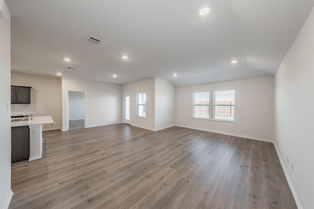 764 Primrose Lane Pilot Point, TX 76258 - Photo 12 of 40