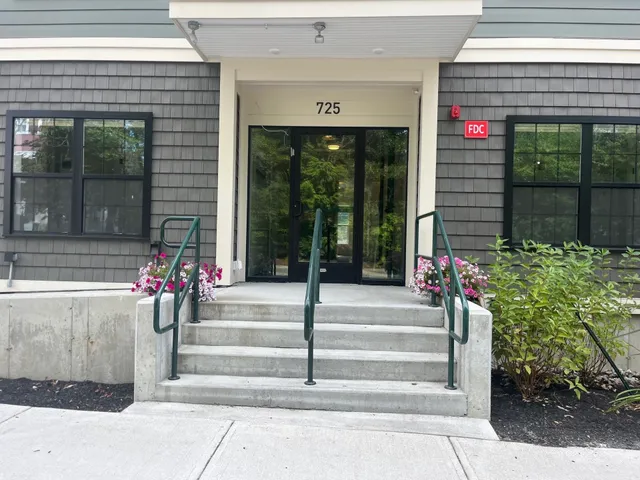 $419,900 | 725-727 Central Avenue, Unit 304, Dover, NH 03820
