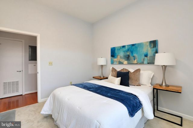 $370,000 | 309 Holland Lane, Unit 202, Alexandria, VA 22314