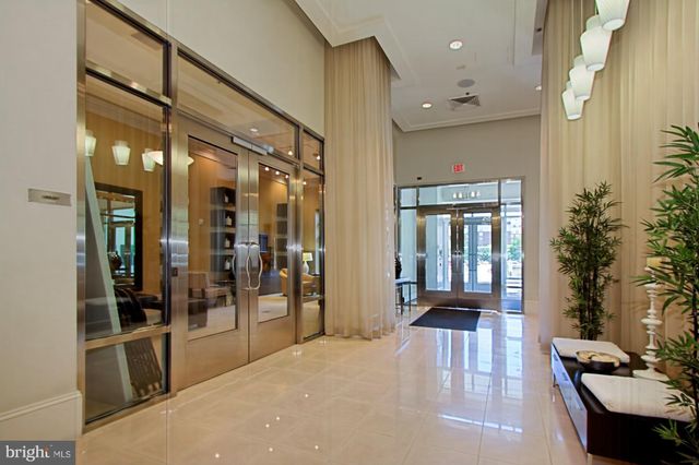 $370,000 | 309 Holland Lane, Unit 202, Alexandria, VA 22314