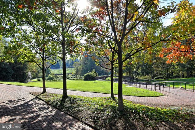 $370,000 | 309 Holland Lane, Unit 202, Alexandria, VA 22314