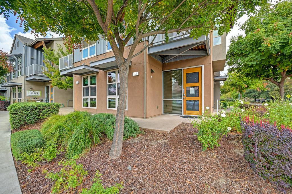 2779 Del Rio Place, Unit A Davis, CA 95618 - Photo 2 of 53 Gallery Image 2