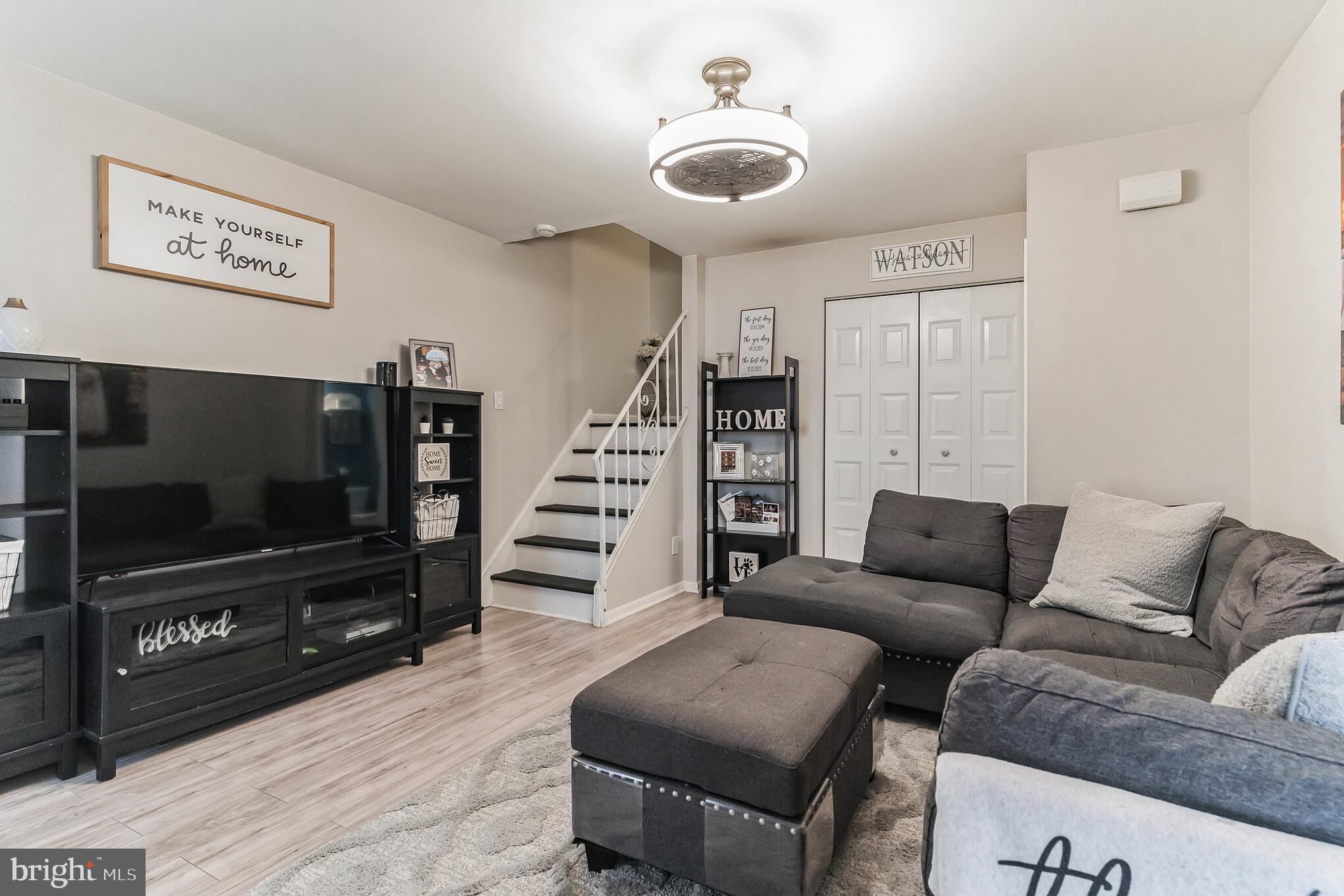 7015 Ridge Avenue, Unit 2 Philadelphia, PA 19128 - Photo 4 of 19 Living Room