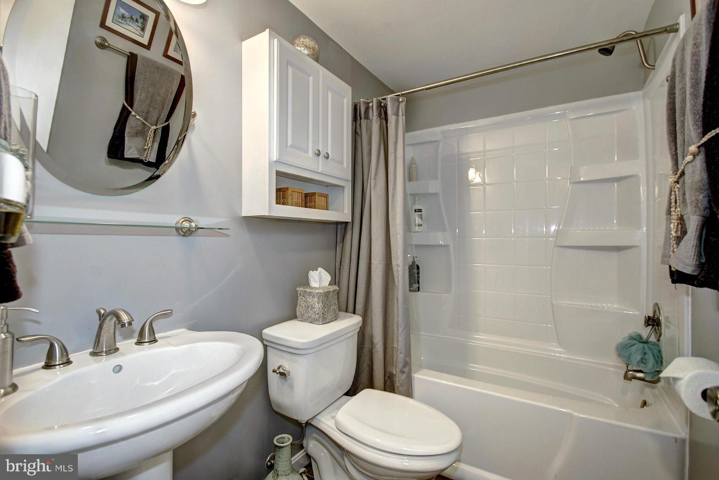 9518 Burning Branch Road Burke, VA 22015 - Photo 17 of 30 Beautifully appointed Bathroom