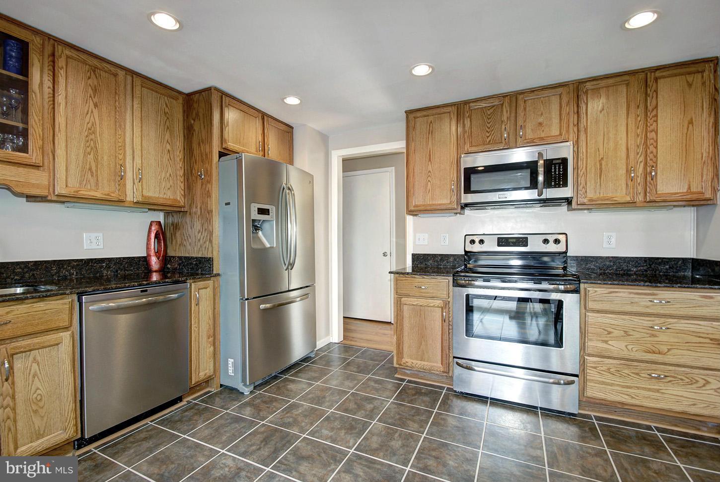 9518 Burning Branch Road Burke, VA 22015 - Photo 7 of 30 Granite countertops
