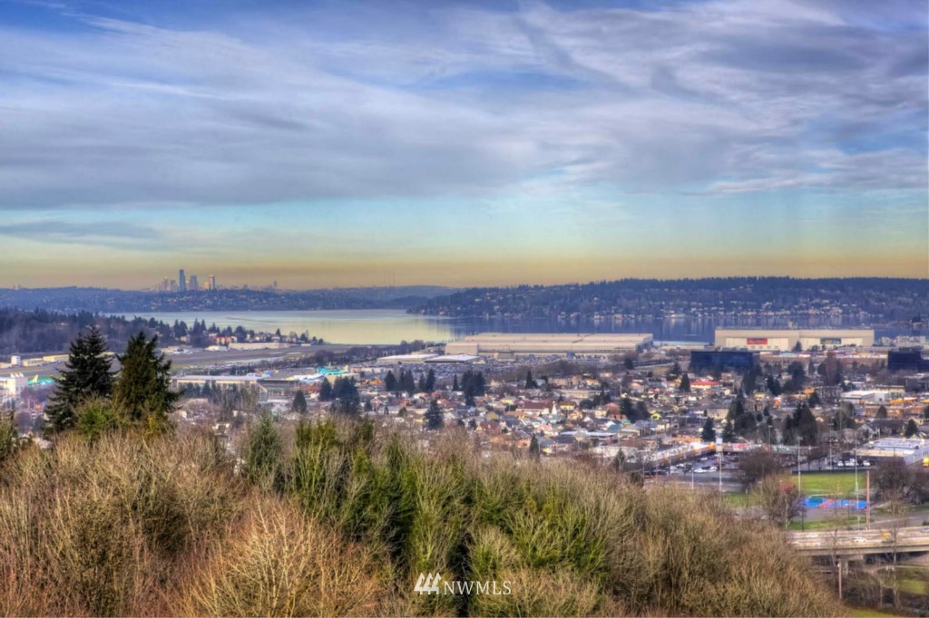 1512 South 5th Place Renton, WA 98057 - Photo 1 of 1 Gallery Image 1