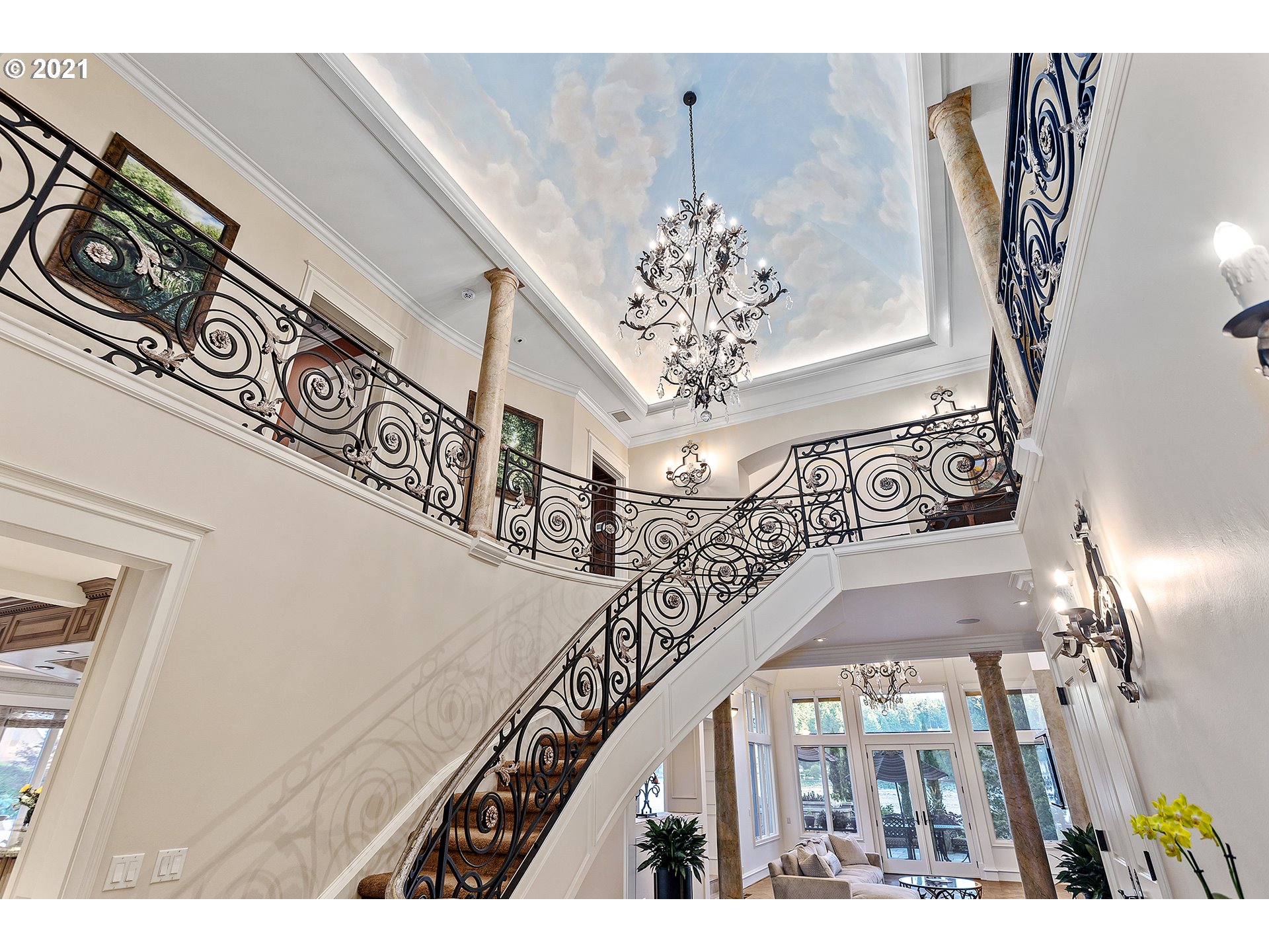 1226 Northshore Road Lake Oswego, OR 97034 - Photo 12 of 32 a view of a hallway with entryway