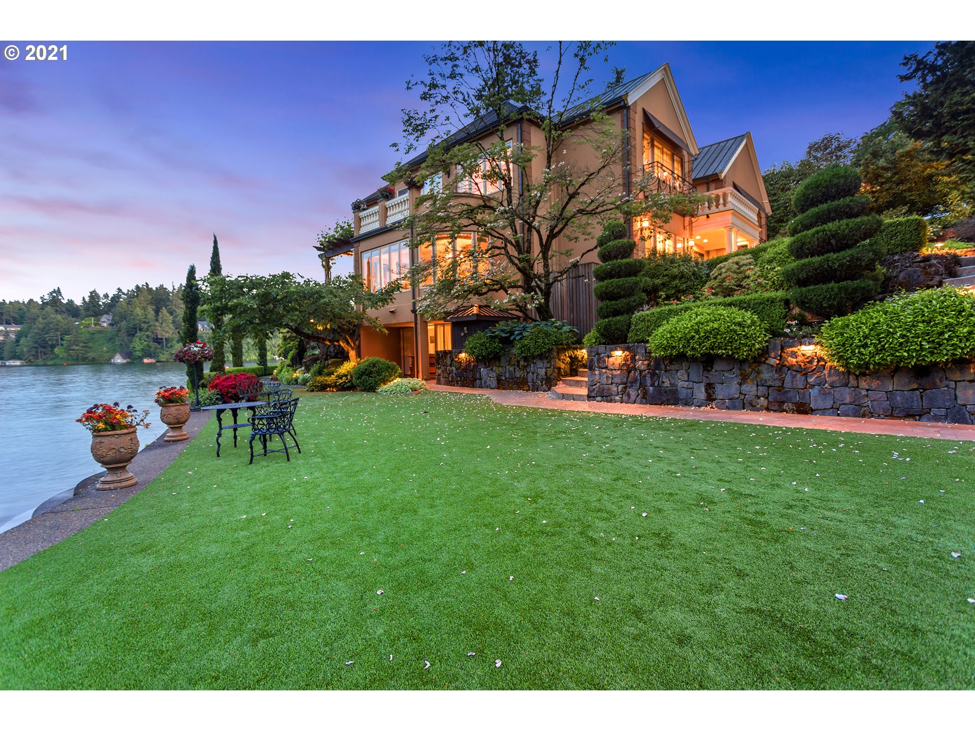 1226 Northshore Road Lake Oswego, OR 97034 - Photo 4 of 32 a view of a park with seating area and trees around