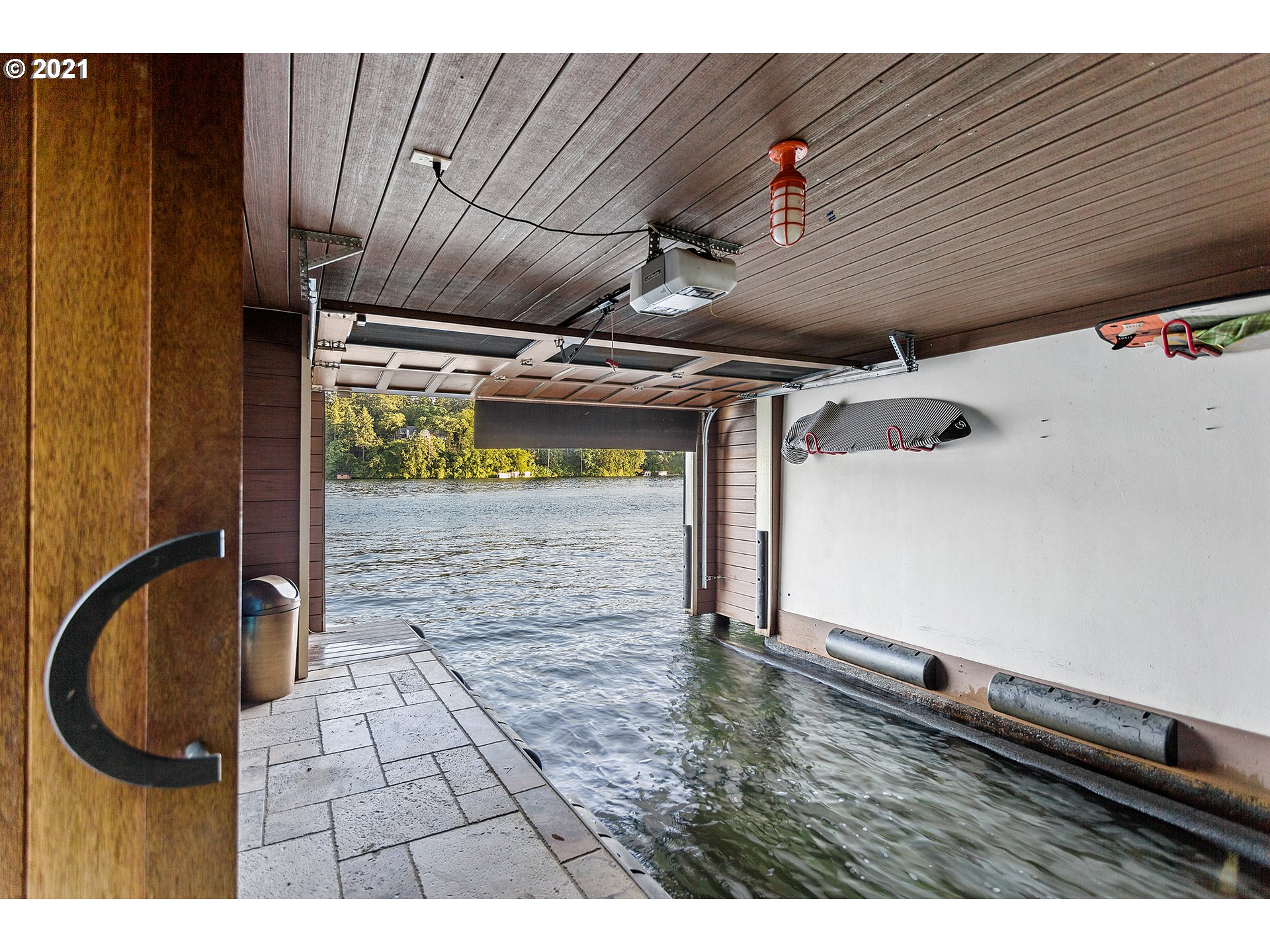 1226 Northshore Road Lake Oswego, OR 97034 - Photo 31 of 32 a view of an empty room