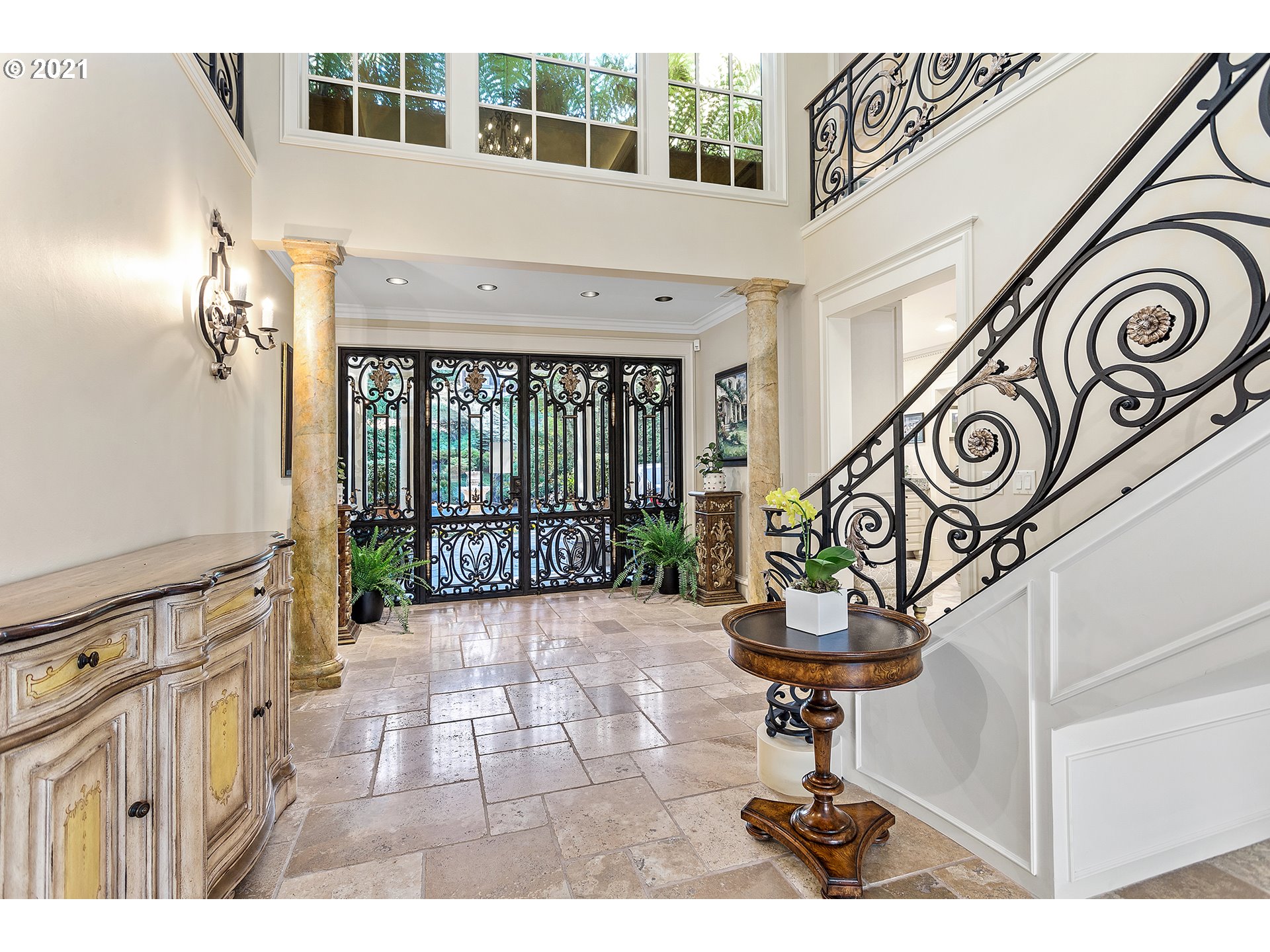 1226 Northshore Road Lake Oswego, OR 97034 - Photo 5 of 32 a view of entryway and hall