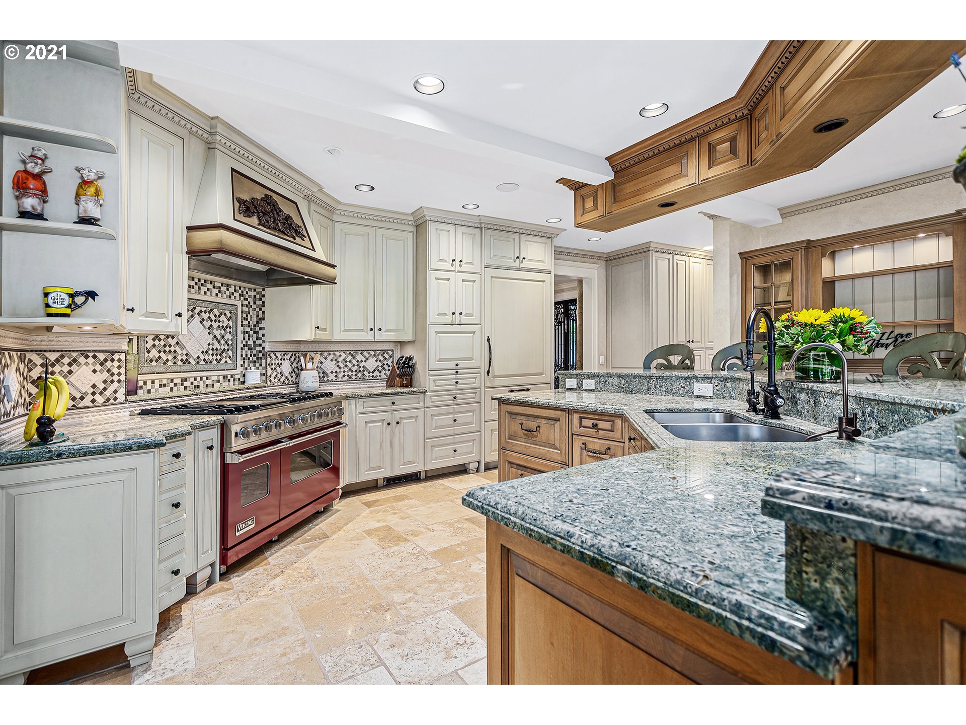 1226 Northshore Road Lake Oswego, OR 97034 - Photo 7 of 32 a kitchen with stainless steel appliances granite countertop a sink stove and refrigerator