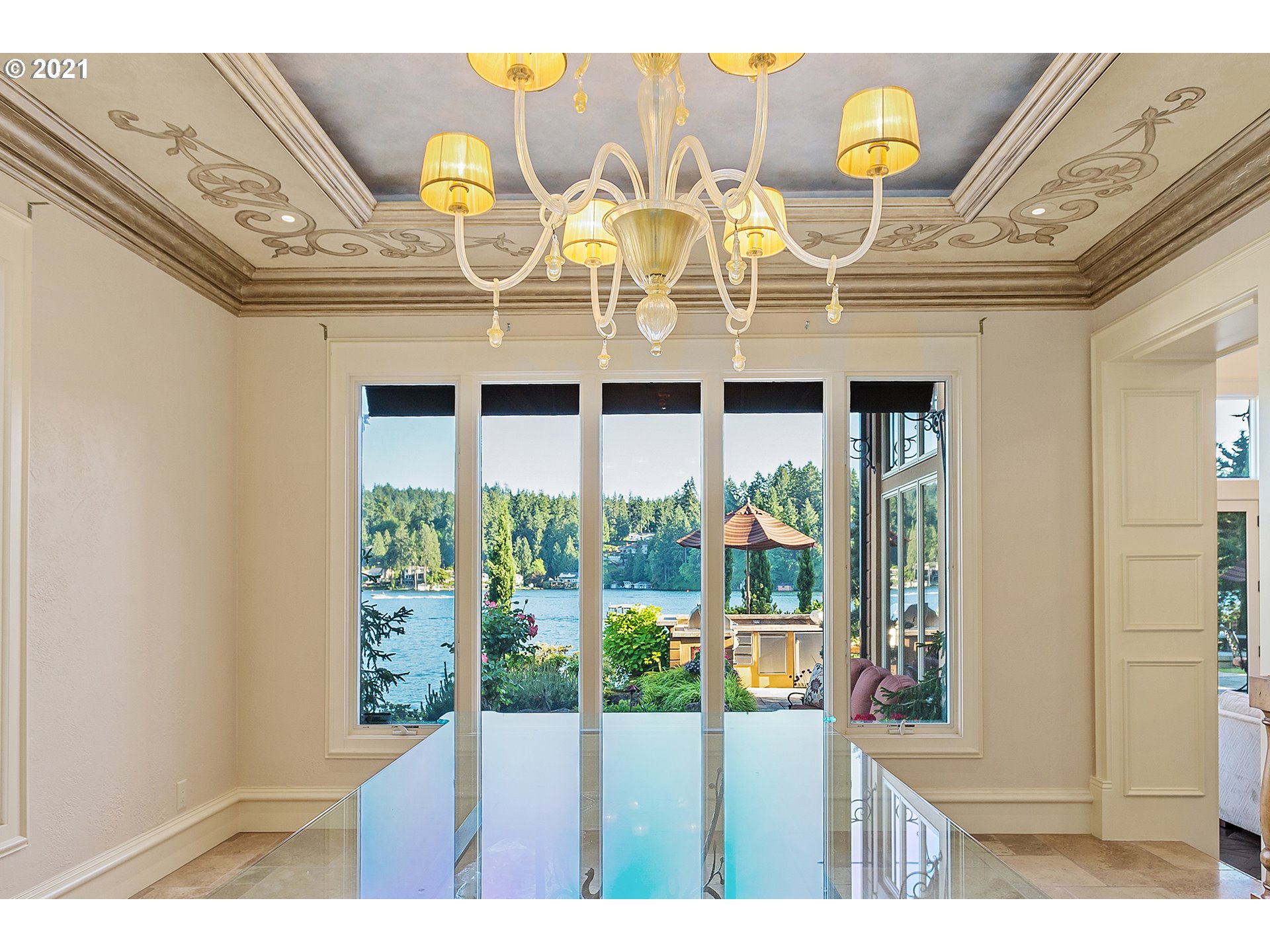 1226 Northshore Road Lake Oswego, OR 97034 - Photo 9 of 32 a view of a interior of the house