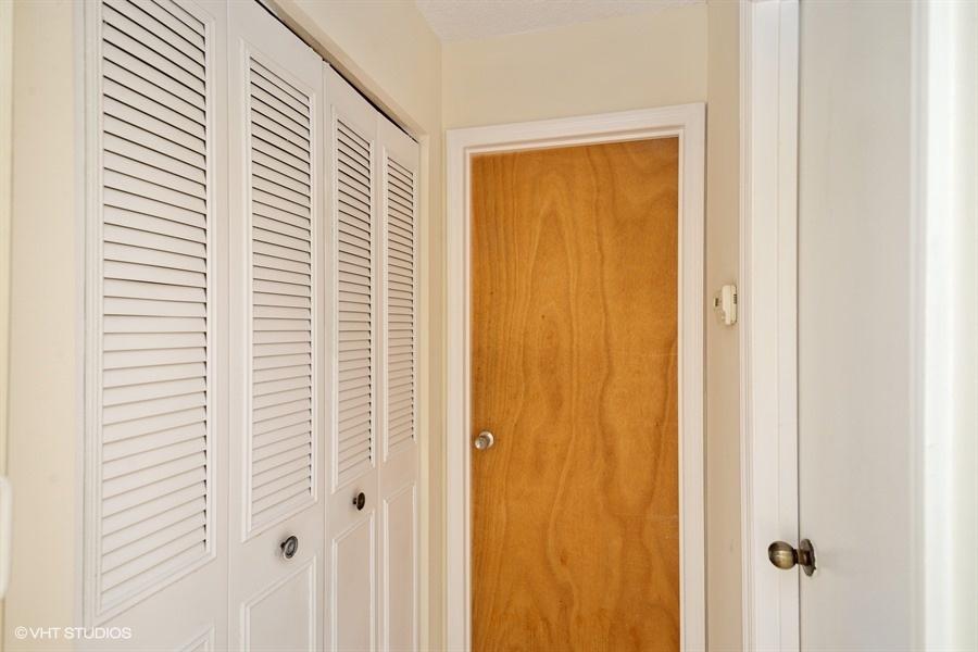 9013 Southeast Hobe Ridge Avenue Hobe Sound, FL 33455 - Photo 18 of 26 Hallway
