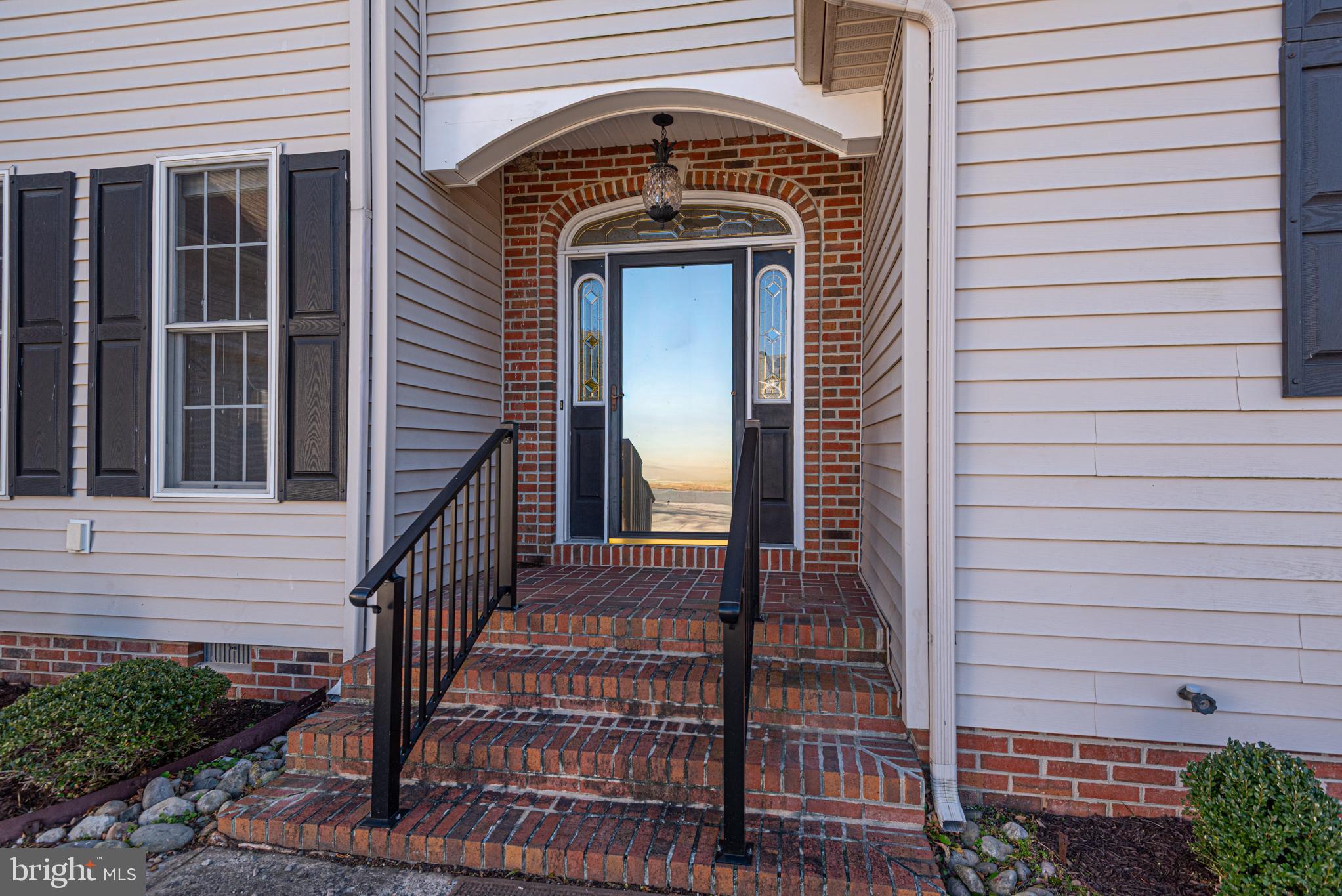 6023 Tarry Town Road Salisbury, MD 21801 - Photo 5 of 61 Inviting entrance with classic charm.