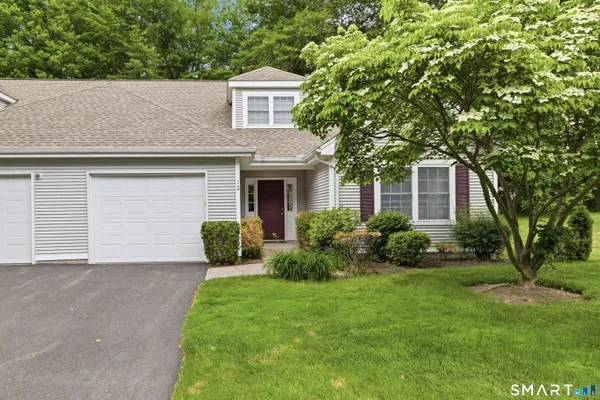 $407,500 | 12 Tabor Circle, West Hartford, CT 06117