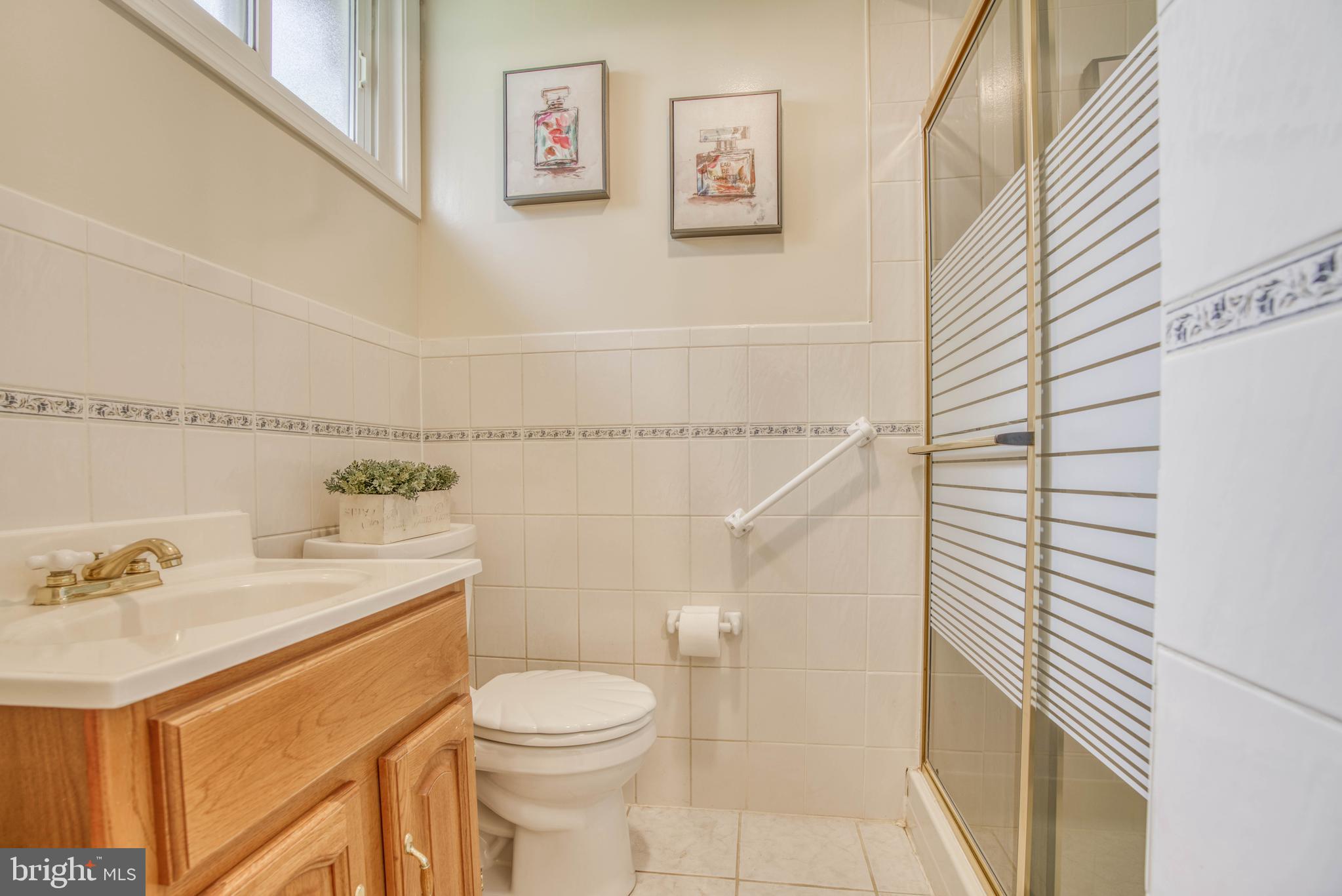 2415 Woodcroft Road Baltimore, MD 21234 - Photo 23 of 36 Full Bathroom 1