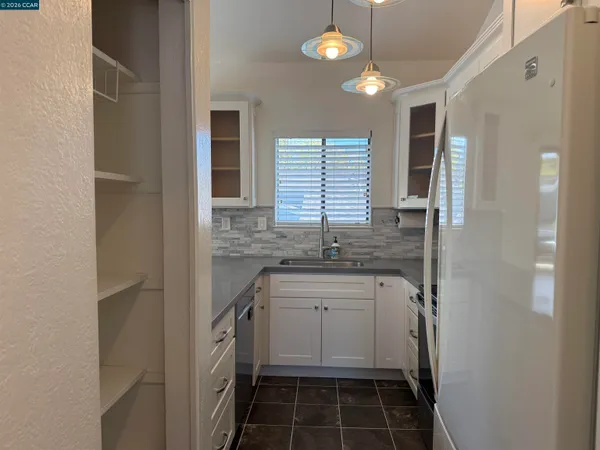 $3,200 | 1144 Maywood Lane, Martinez, CA 94553