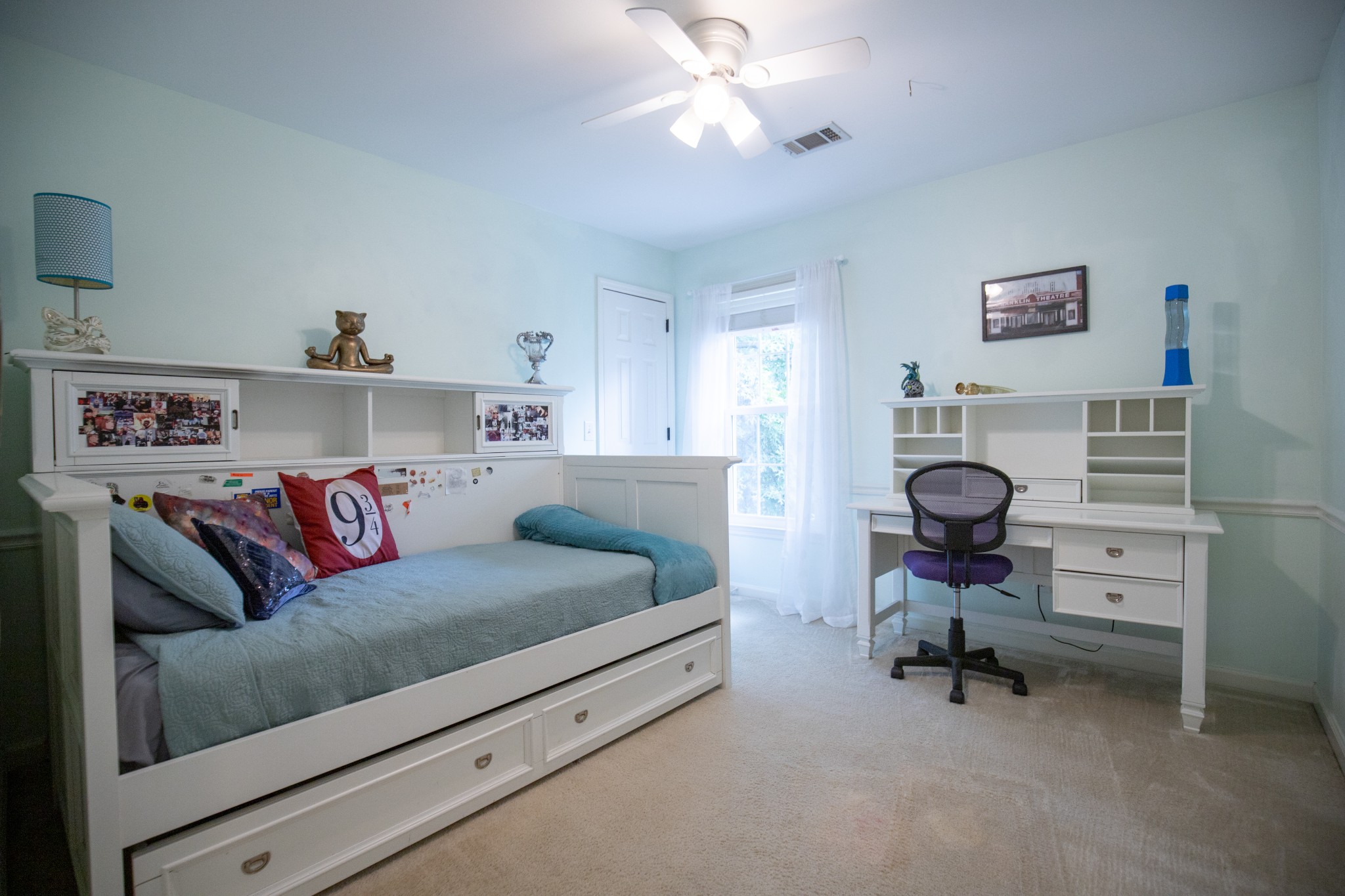 113 Chester Stevens Road Franklin, TN 37067 - Photo 19 of 31 a living room with furniture