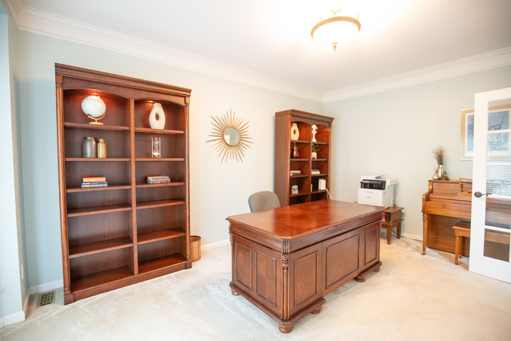 113 Chester Stevens Road Franklin, TN 37067 - Photo 6 of 31 a room with furniture and a flat screen tv