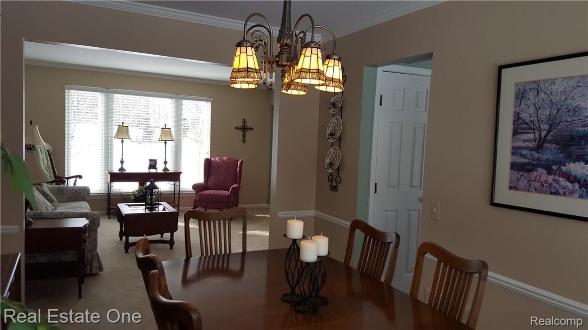 772 Whitney Drive Rochester, MI 48307 - Photo 10 of 27 772 Whitney Dr 12.jpg
