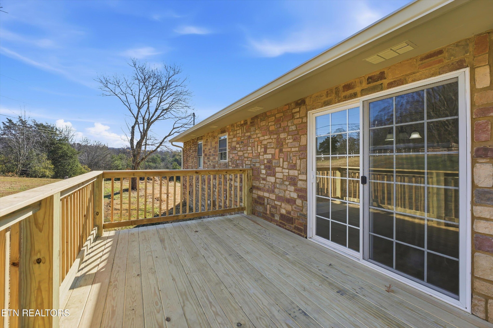 5413 Pryor Road Maryville, TN 37804 - Photo 26 of 33 a view of balcony with wooden floor and fence
