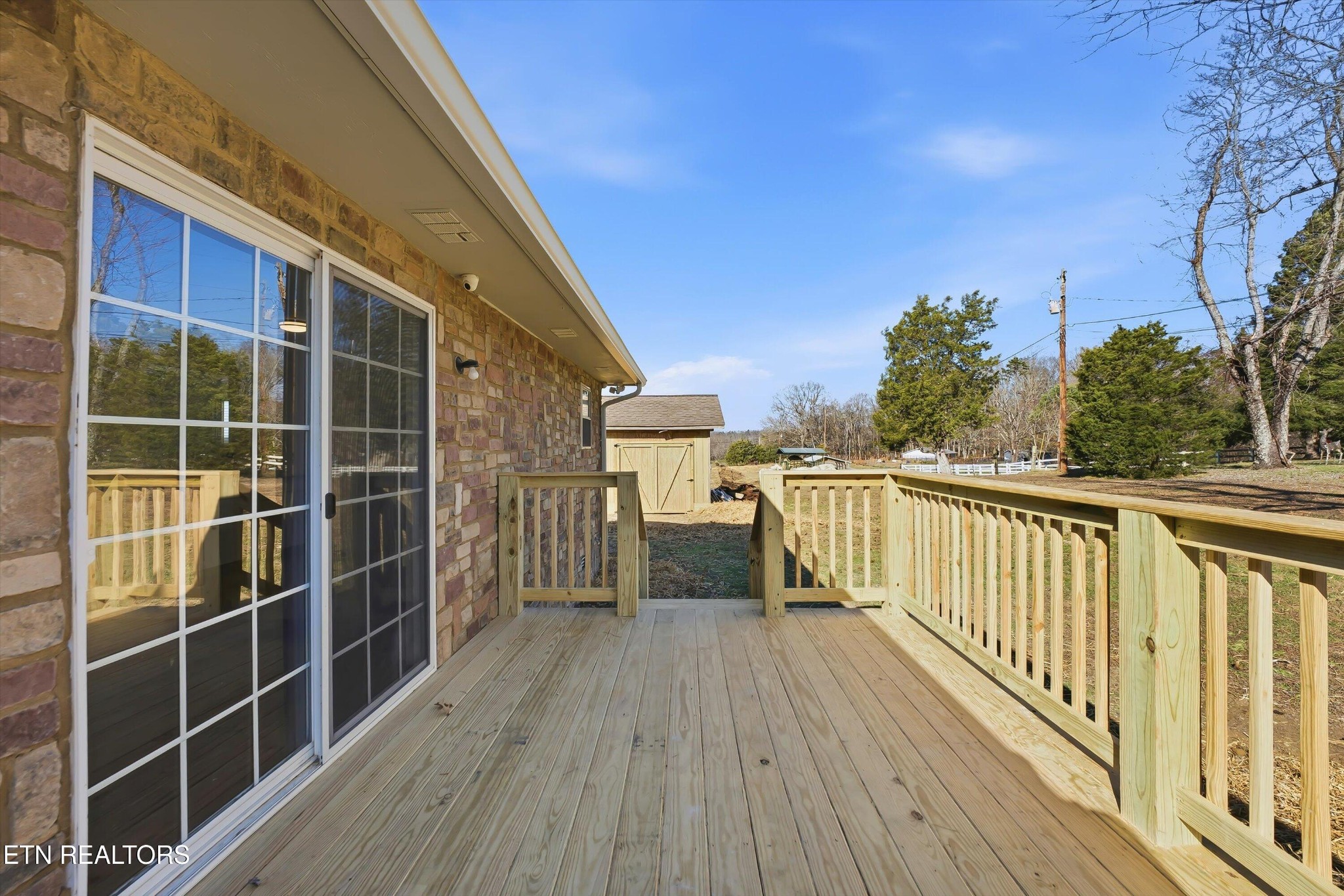 5413 Pryor Road Maryville, TN 37804 - Photo 27 of 33 a view of balcony with wooden floor and fence