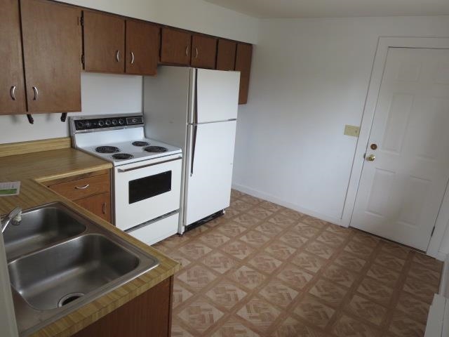 3611 North Center Road Spokane Valley, WA 99212 - Photo 9 of 17