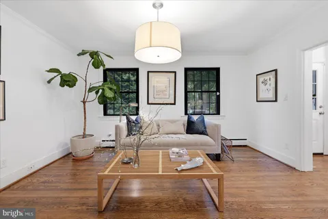 $2,100,000 | 710 Live Oak Drive, McLean, VA 22101