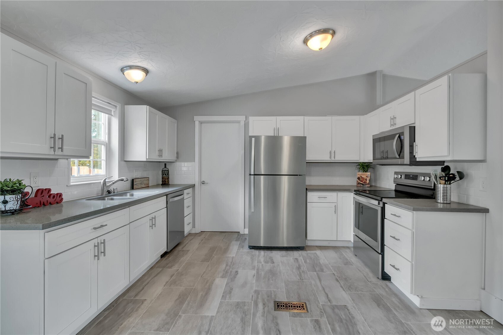 12818 Prairie Ridge Drive East Bonney Lake, WA 98391 - Photo 14 of 27