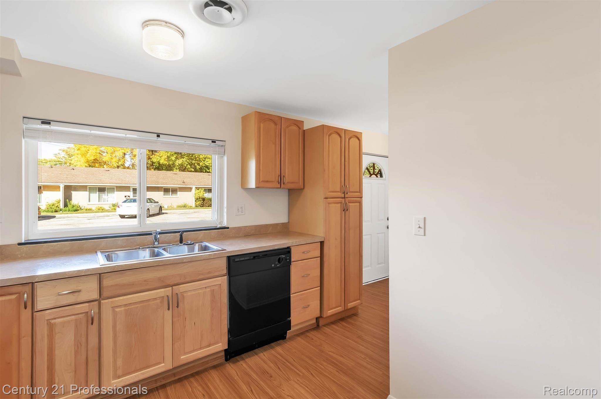 308 North Rochester Road, Unit 16 Clawson, MI 48017 - Photo 8 of 23 13-308 N Rochester Rd Unit 16 -Wind.jpg