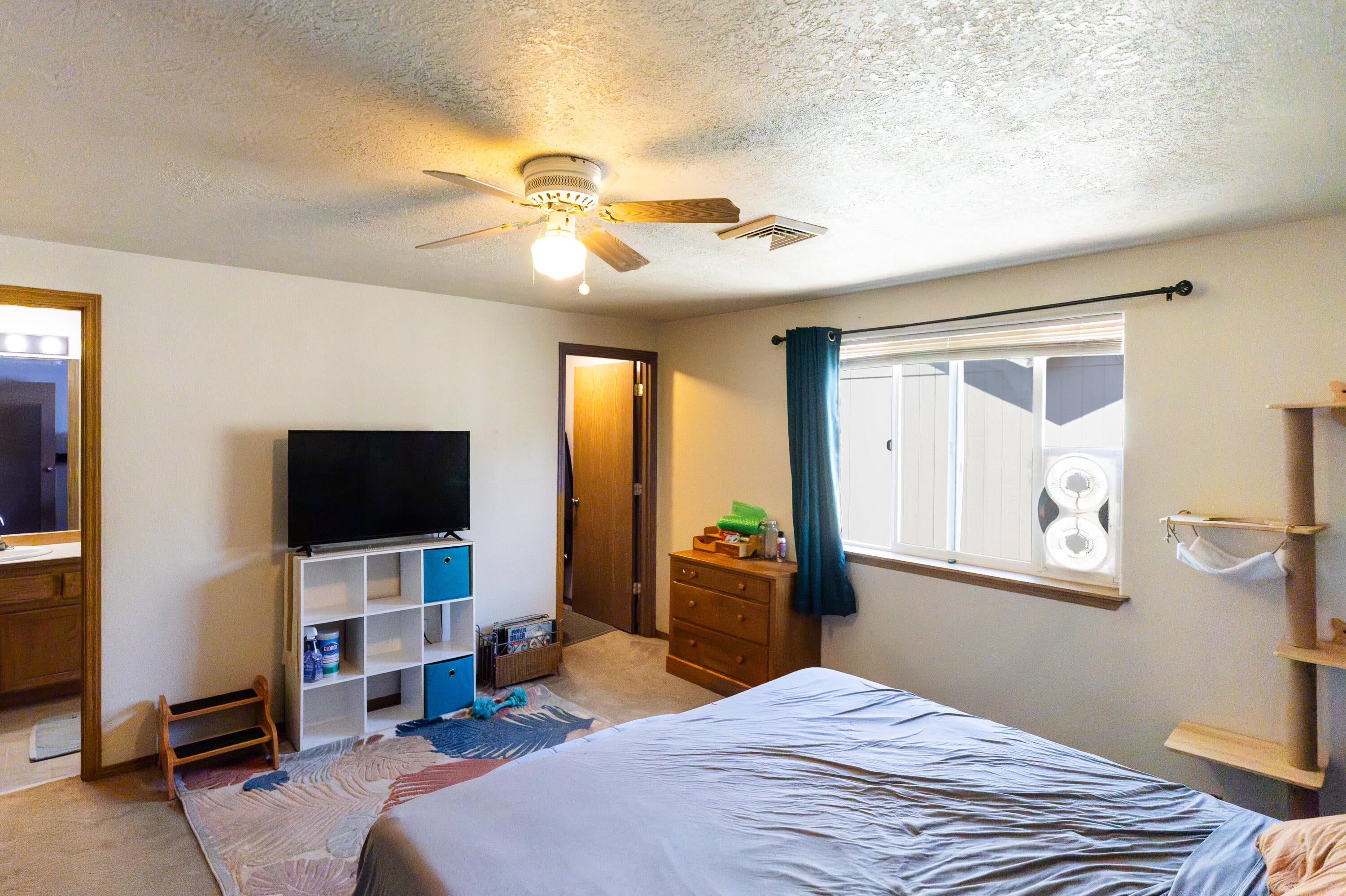 1472 Southwest 16th Street Redmond, OR 97756 - Photo 8 of 18 Tony-Gambino-Photography-1013