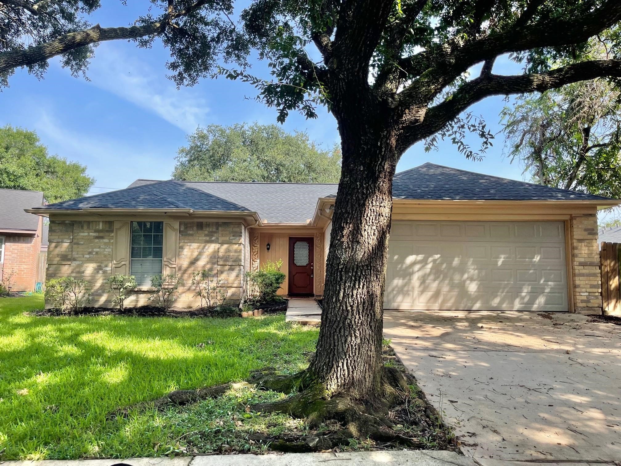 4115 Issacks Way Sugar Land, TX 77479 - Photo 2 of 20