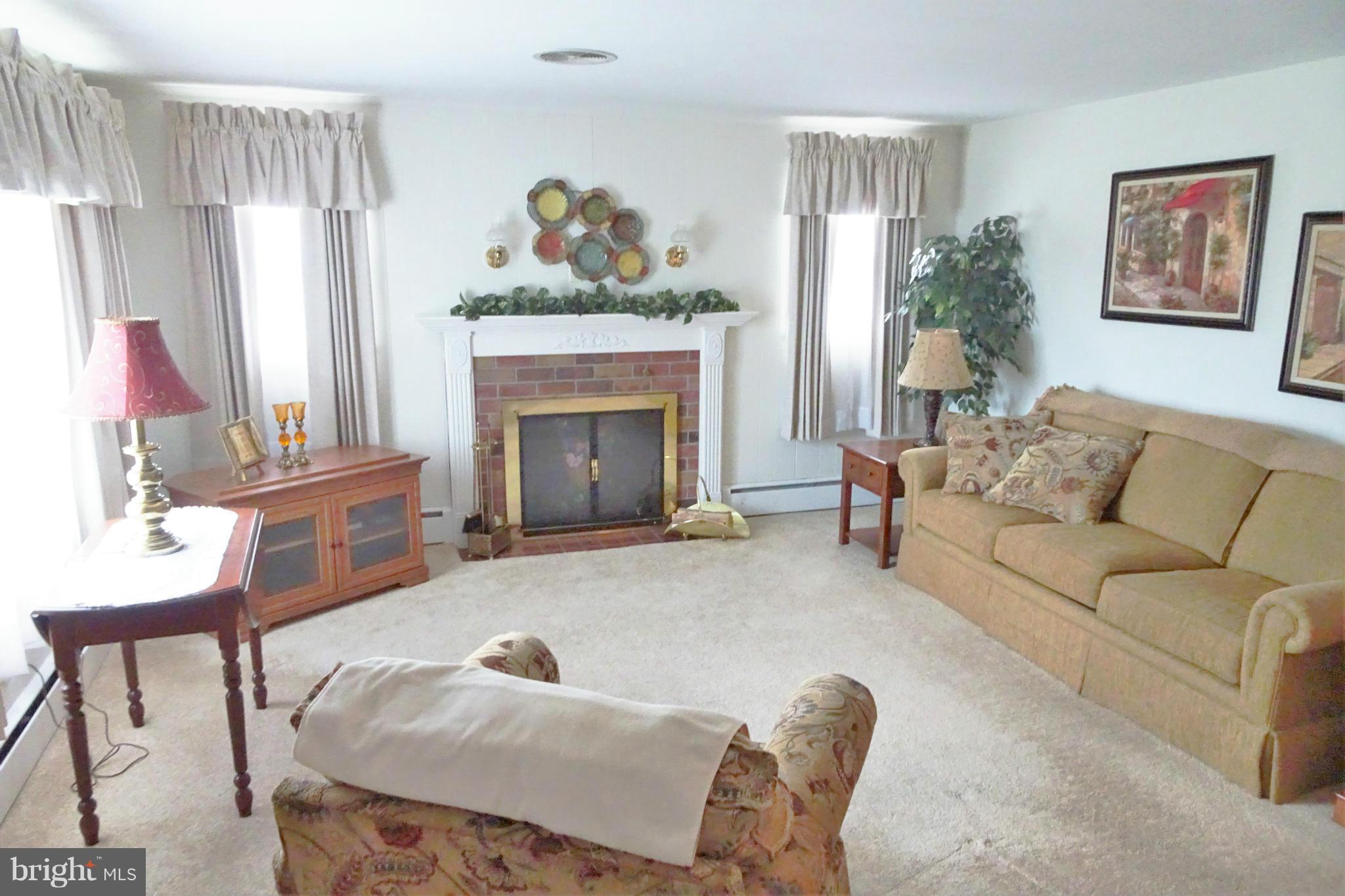 3643 Wayne Road Chambersburg, PA 17202 - Photo 21 of 25 Living Room